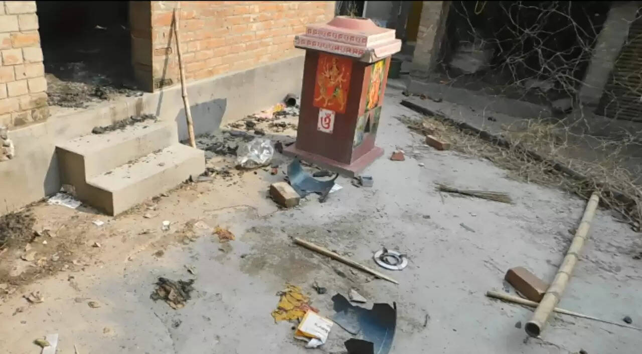 मुर्शिदाबाद हिंसा पर हाई कोर्ट समिति की रिपोर्ट : हिंदुओं को चुन-चुनकर निशाना बनाया गया, हमले में शामिल थे तृणमूल नेता, निष्क्रिय रही पुलिस