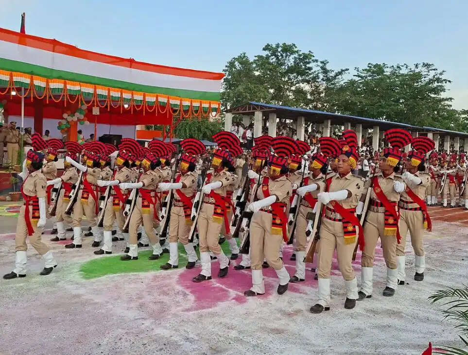 भीमनगर में 1074 महिला जवानों की पासिंग आउट परेड, बिहार पुलिस को मिली नई शक्ति