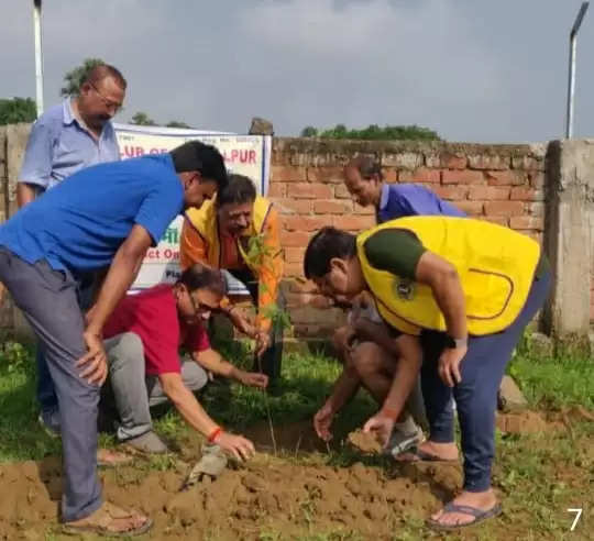 लायन्स इन्टरनेशनल डिस्ट्रिक्ट तीन सौ बाइस ई का पौधारोपण कार्यक्रम