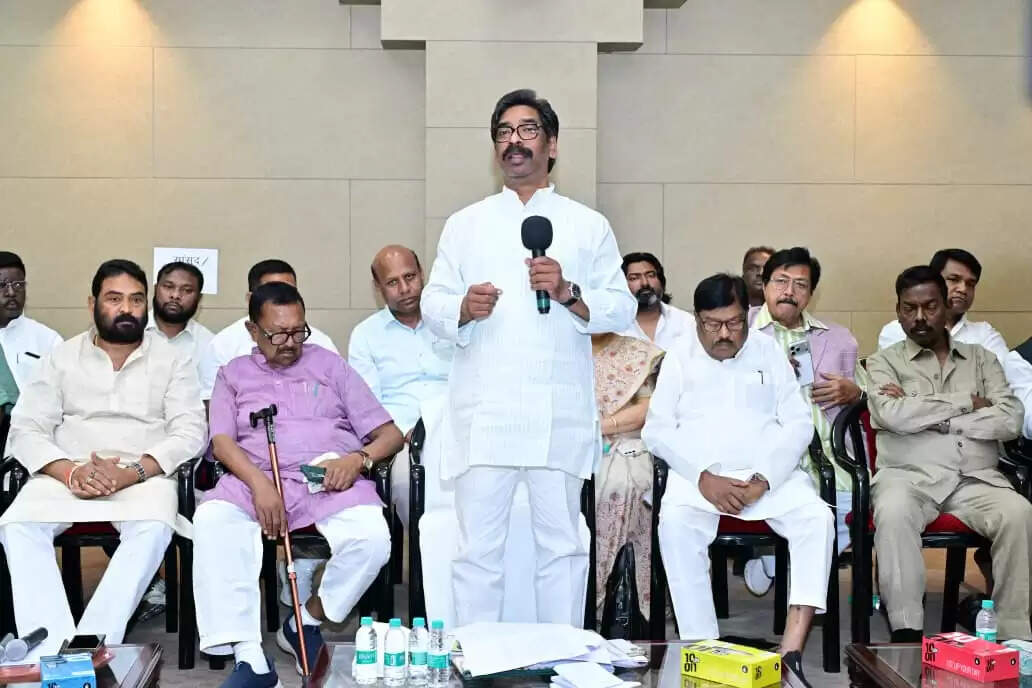 झामुमो से राज्यवासियों को उम्मीदें, जनहित मुद्दों पर काम करें कार्यकर्ता : हेमंत साेरेन