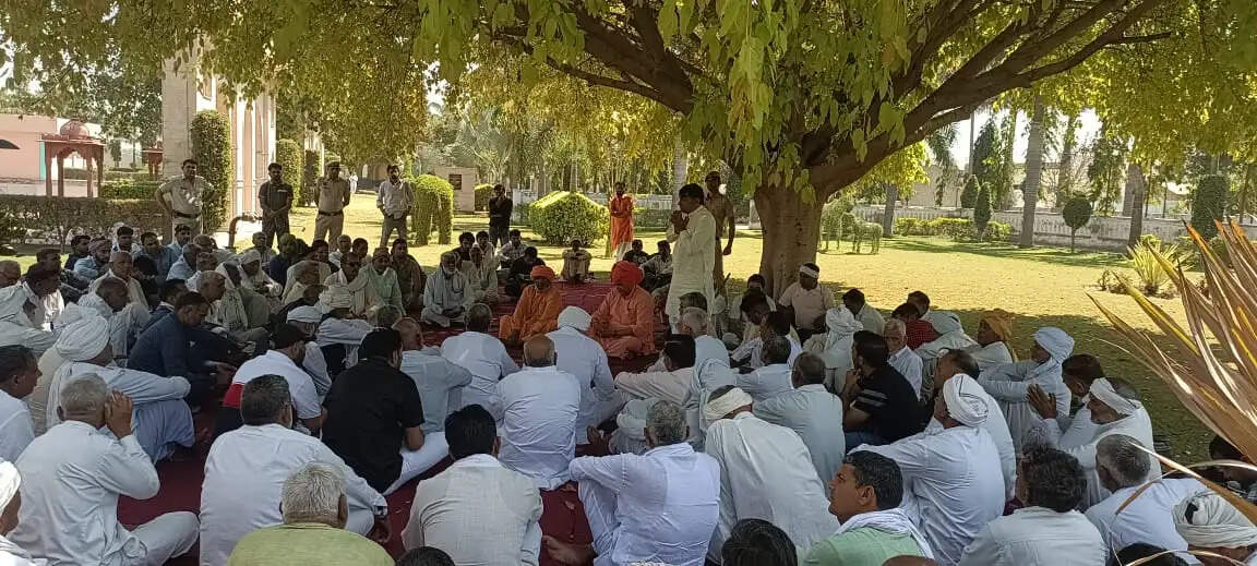 जींद : महंत से 20 लाख की चौथ मांगने के आरोपी के अरेस्ट होने तक पांच-पांच युवा करेंगे सुरक्षा