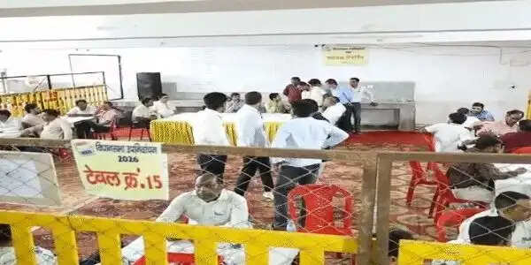 दतिया उपचुनाव: पहले राउंड में भाजपा को बढ़त, आशुतोष तिवारी 909 वोट आगे,&nbsp;दोपहर तक परिणाम आने की संभावना