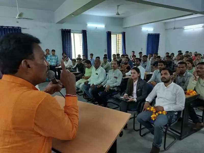 युवाओं को रोजगार का सुनहरा अवसर प्राप्त करने का उचित माध्यम है रोजगार मेले: मंत्री सिलावट