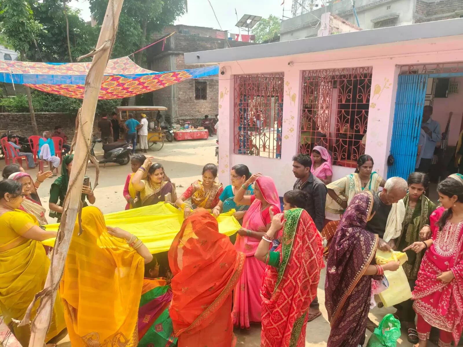 सिरूआ पर्व पर सुल्तान पोखर में स्नान और सुल्तानी माई मंदिर में पूजा