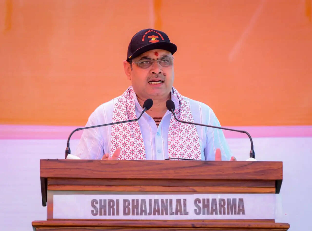 चूरू में गौरव सेनानी समारोह: मुख्यमंत्री ने सैनिकों के योगदान को बताया राष्ट्र की प्रेरणा