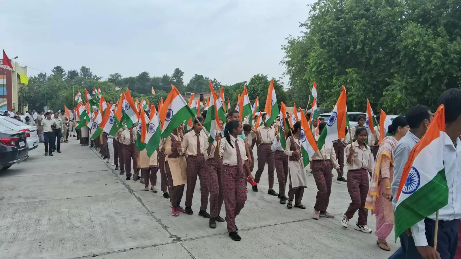 कैथल: शहरी स्थानीय निकाय राज्यमंत्री सुधा व बीजेपी अध्यक्ष बडोली ने तिरंगा यात्रा रवाना की