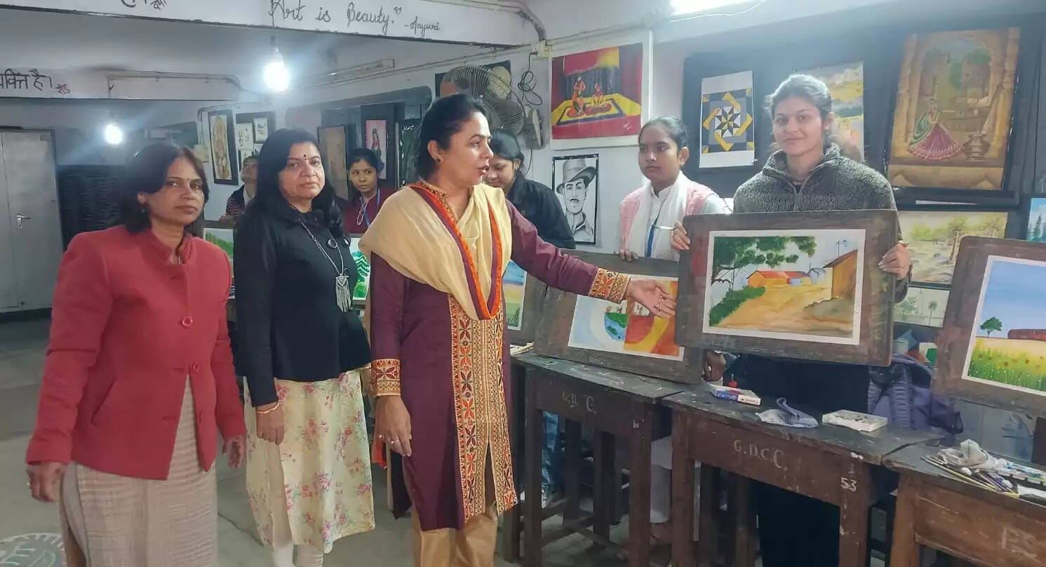 कलात्मक गतिविधियाँ रचनात्मकता को बढ़ाती हैं : प्रो चारू महरोत्रा