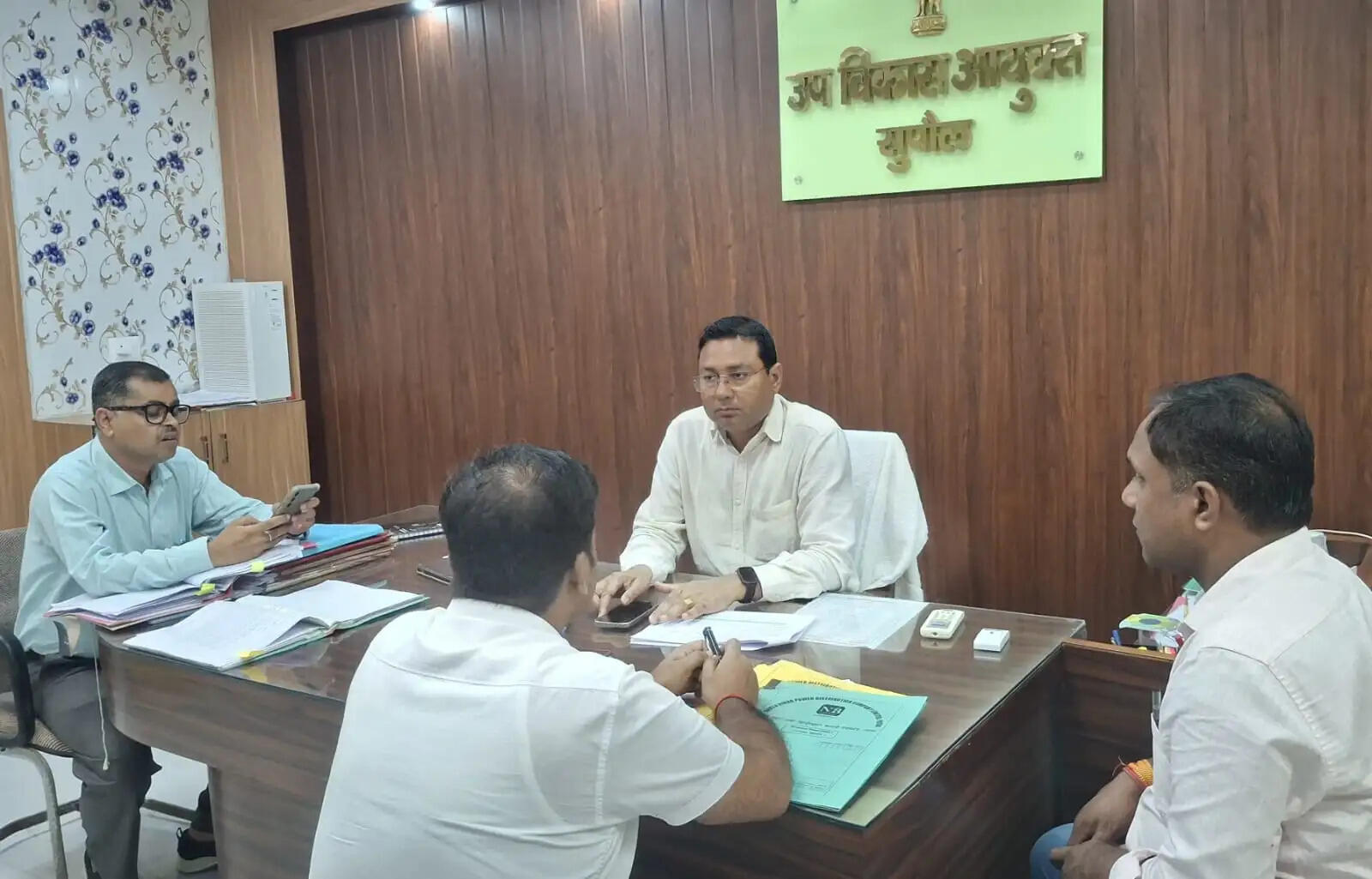 प्रधानमंत्री सूर्य घर योजना में बढ़ी सब्सिडी, अब 3 किलोवाट या उससे अधिक के सोलर यूनिट पर मिलेंगे 98 हजार रुपये