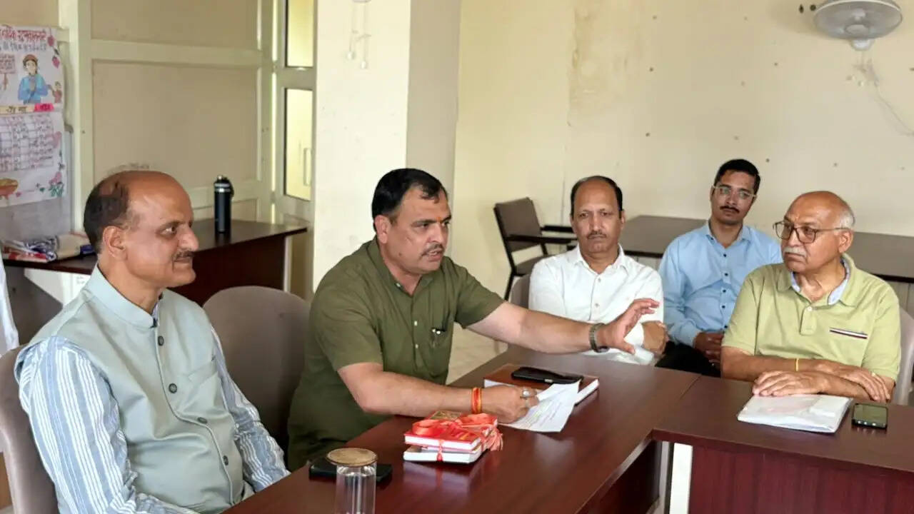 मंडी के 500 वर्षों के इतिहास के दस्तावेजीकरण में विद्वानों की भूमिका महत्वपूर्ण : आचार्य ललित कुमार अवस्थी