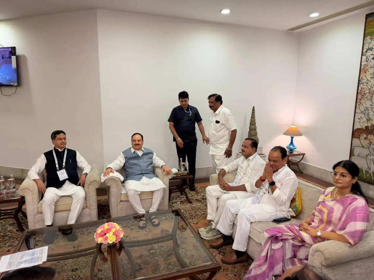 दिल्ली पहुंचे मंत्री इरफान अंसारी, जेपी नड्डा से की मुलाकात