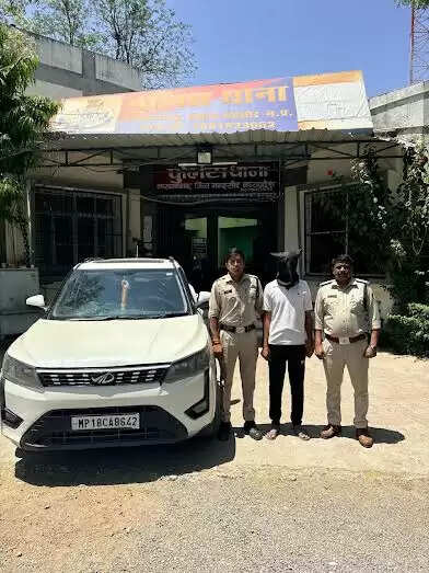 मंदसौर पुलिस की बड़ी कार्रवाई, कार से 156.5 किलो डोडाचूरा जब्त