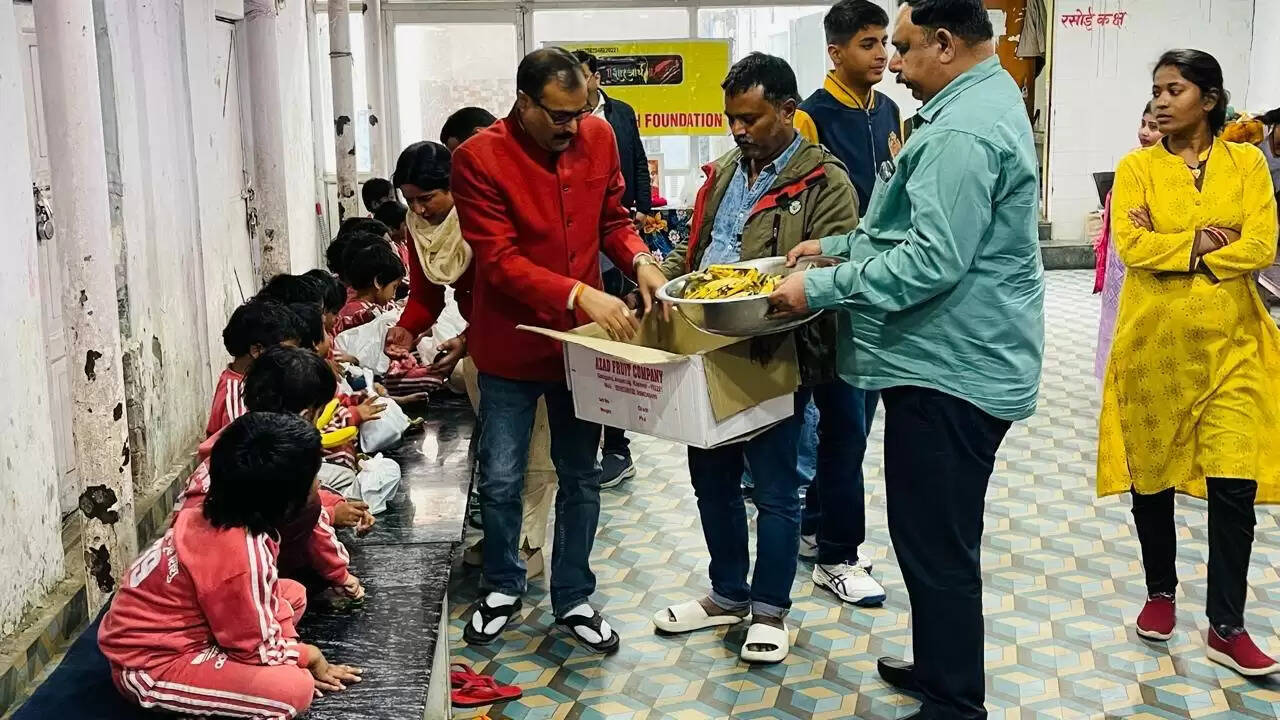 अनाथों की सेवा से बड़ा पुण्य इस संसार में नहीं : मनीष शुक्ला