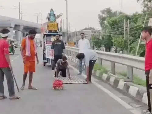 जॉर्डन से नौकरी छोड़ प्रेमानंद महाराज के लिए शुरु की कांवड यात्रा
