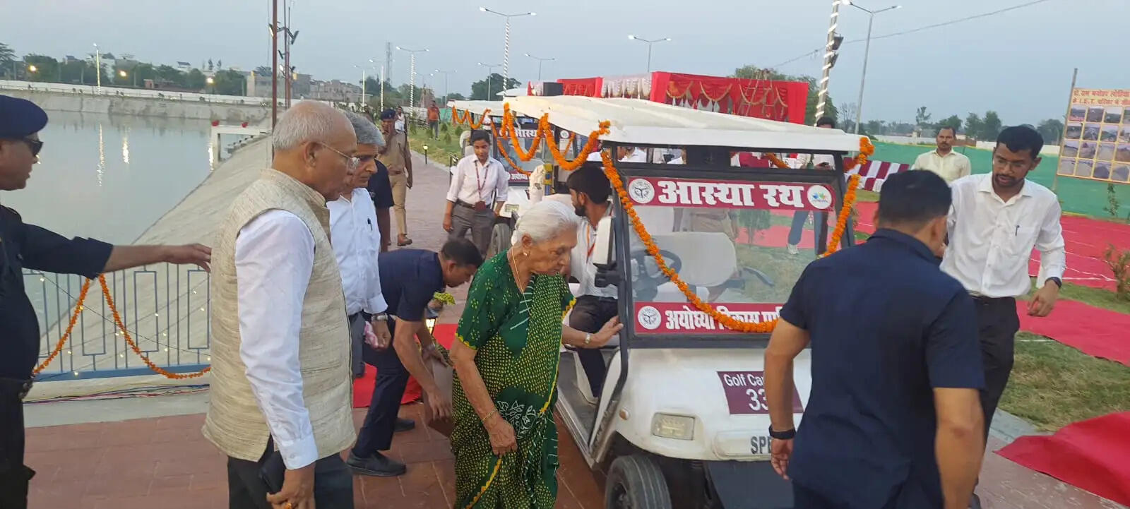 राज्यपाल आनंदीबेन पटेल ने अवध विश्वविद्यालय के नवीन परिसर में भव्य सरोवर का किया लोकार्पण