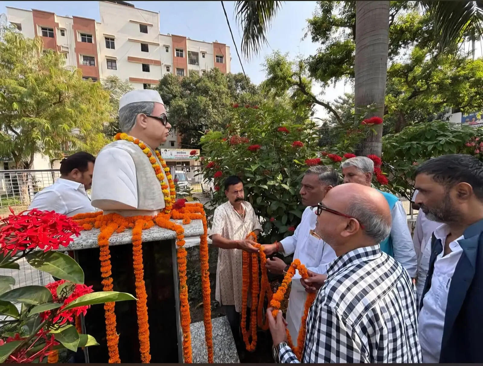 बिहार केशरी श्रीकृष्ण सिंह की 139 वीं जयंती पर कांग्रेस नेताओं ने दी श्रद्धांजलि