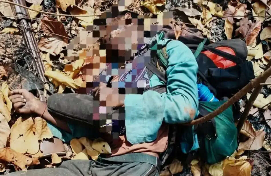 पश्चिमी सिंहभूम में एक लाख का इनामी नक्सली इसराइल पूर्ति ढेर, सारंडा में हाई अलर्ट