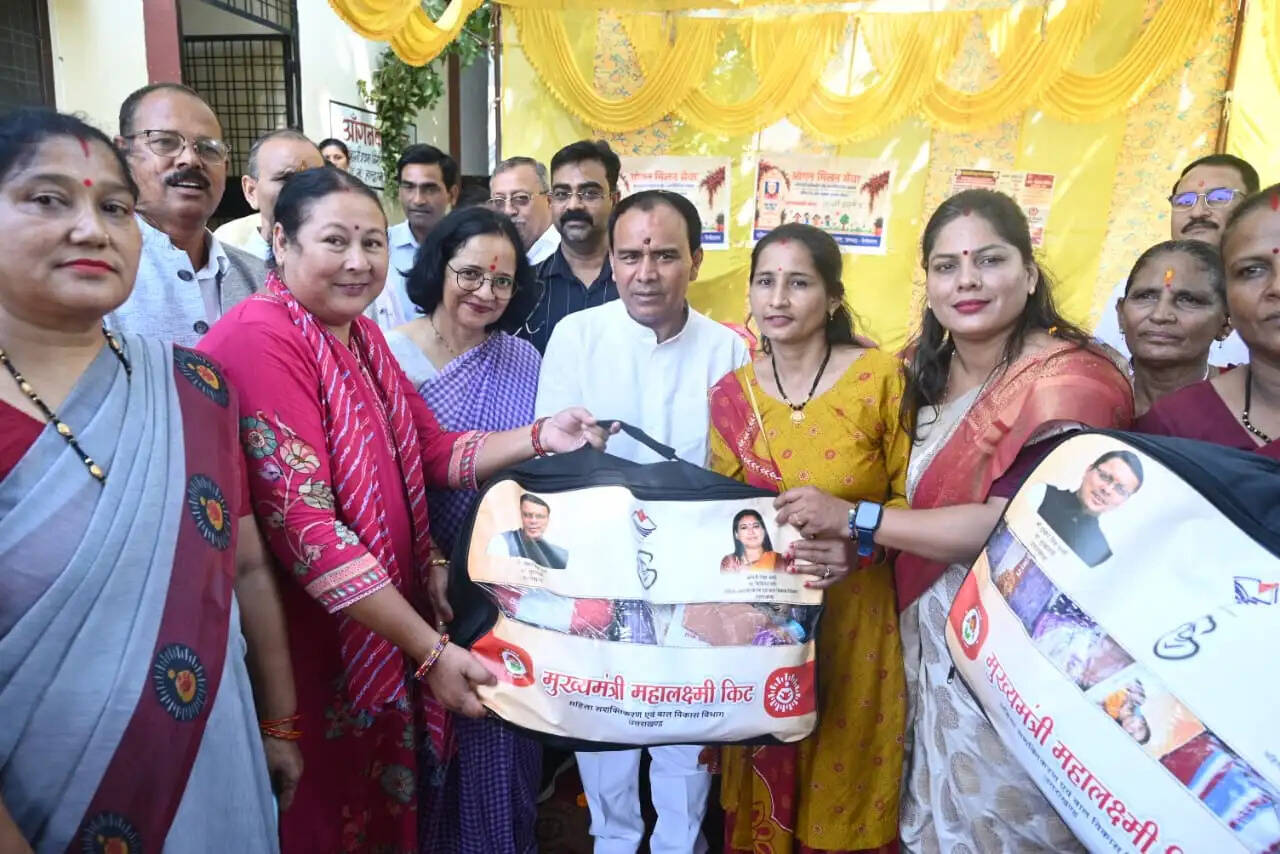 टॉपरों के लिए शिक्षा मंत्री का बड़ा ऐलान