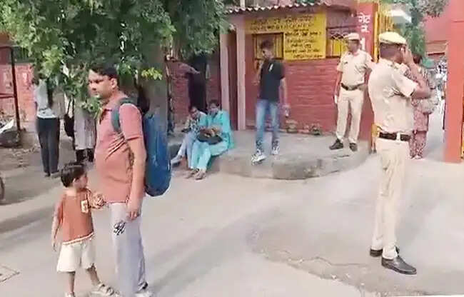 सोनीपत:एचटेट की परीक्षा देने पहुंचे नौ हजार से अधिक अभ्यर्थी