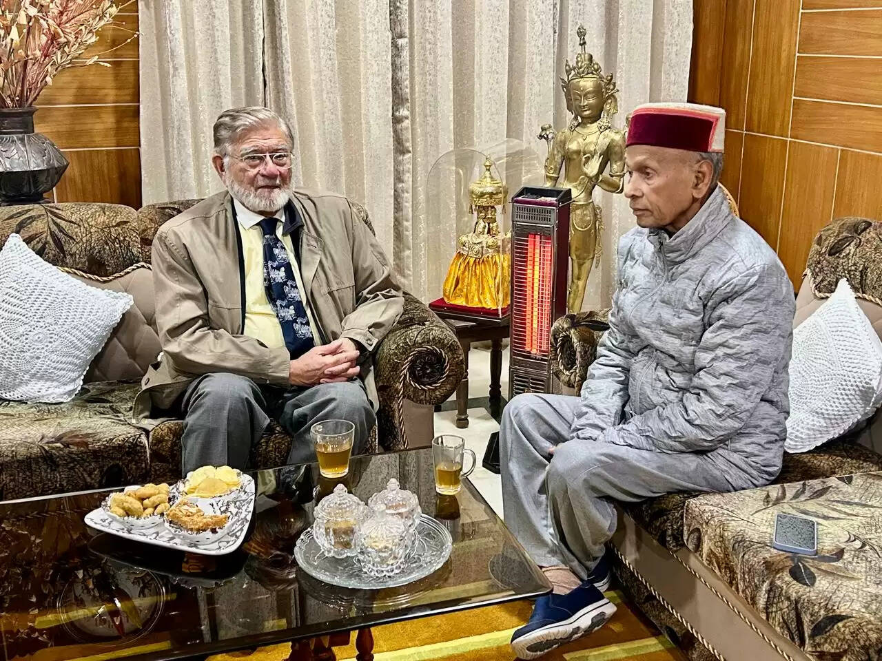 प्रो. प्रेम कुमार धूमल से प्रसिद्ध साहित्यकार यशपाल के पुत्र आनंद यशपाल की भेंट