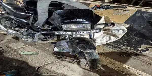 हिसार:तेज रफ्तार स्कॉरपियों की चपेट में आकर डिलीवरी ब्वाय की मौत, एक घायल