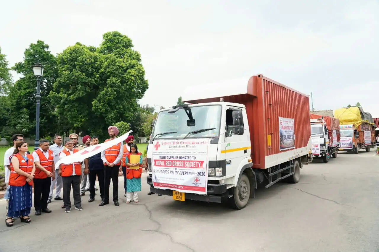पंजाब के राज्यपाल ने नेपाल के बाढ़ पीड़ितों के लिए राहत सामग्री के 3 ट्रक रवाना किए