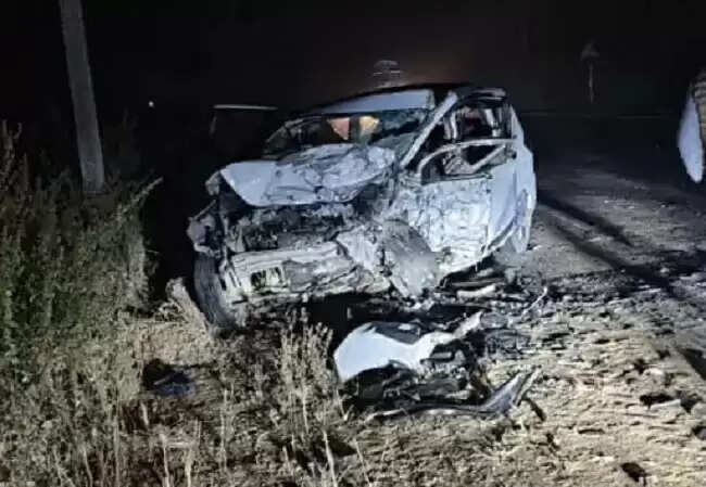 मप्रः भोपाल में दो कार के बीच जोरदार भिड़ंत, चार लोगों की मौत और एक घायल