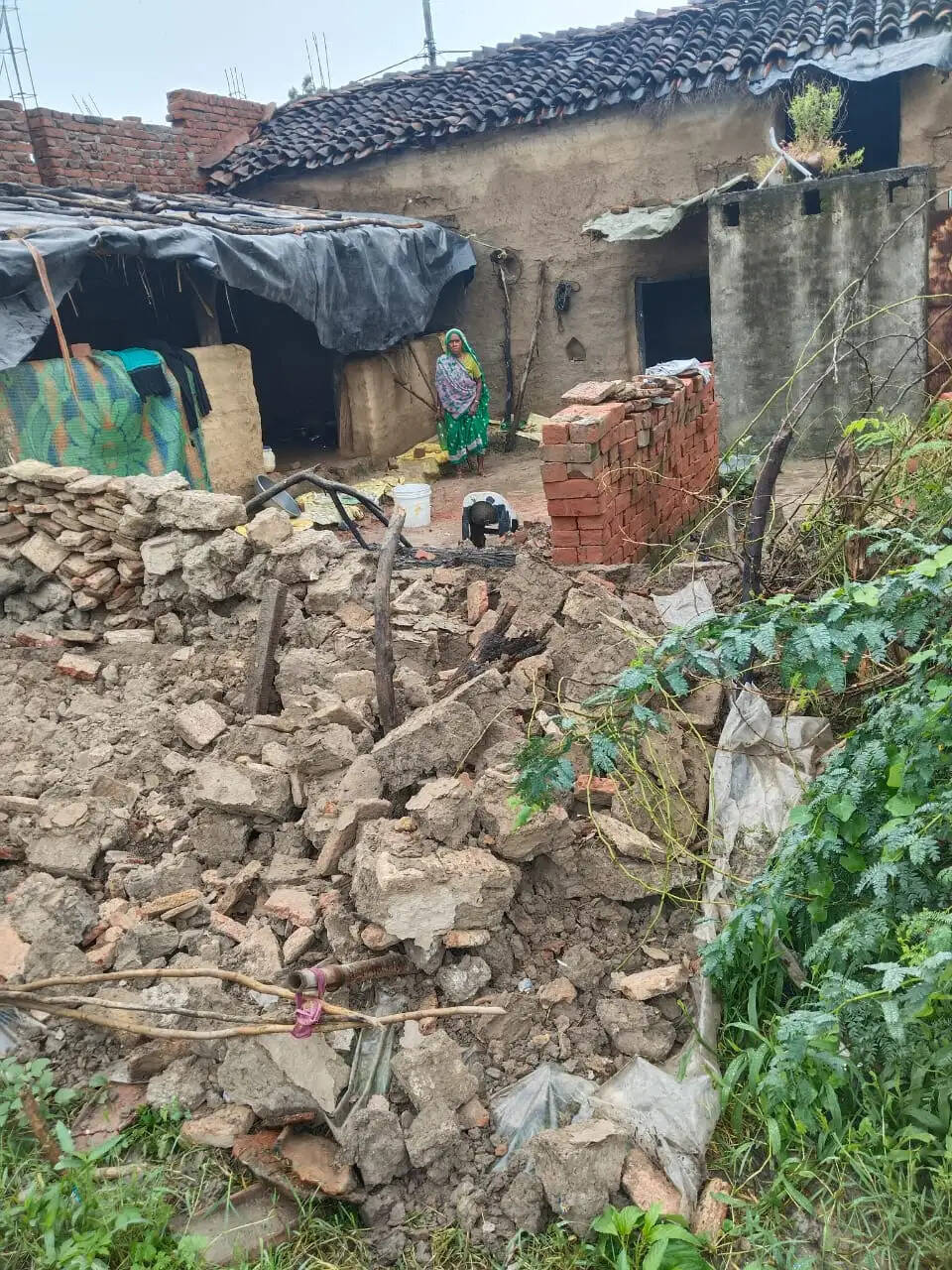 हमीरपुर : लगातार हो रही भारी बारिश से जनजीवन अस्त-व्यस्त