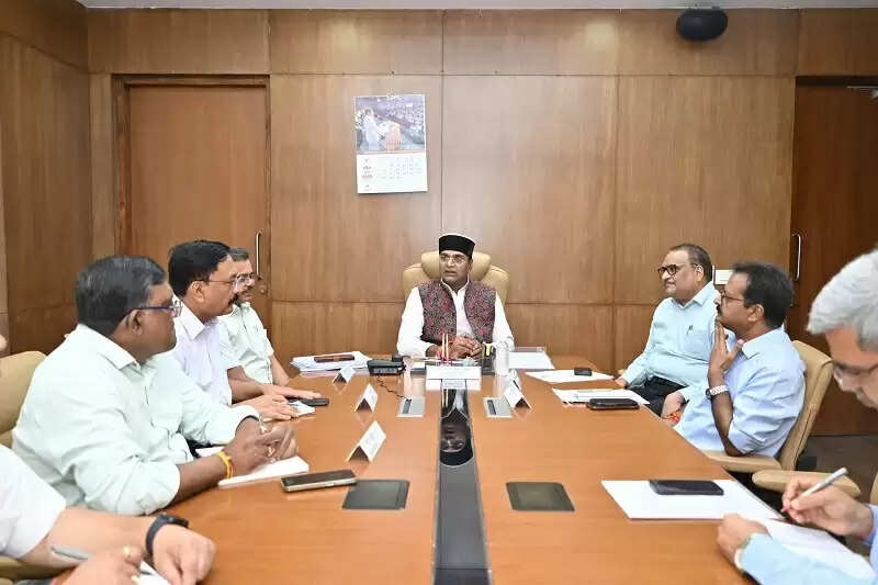 केन्द्रीय मंत्री शाह के निर्देशों के परिपालन में मंत्री सारंग ने ली उच्च स्तरीय बैठक, दिए आवश्‍यक निर्देश