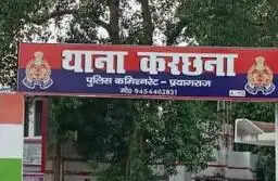 ट्रक की टक्कर से आटाे सवार युवक की मौत, एक बच्चा घायल