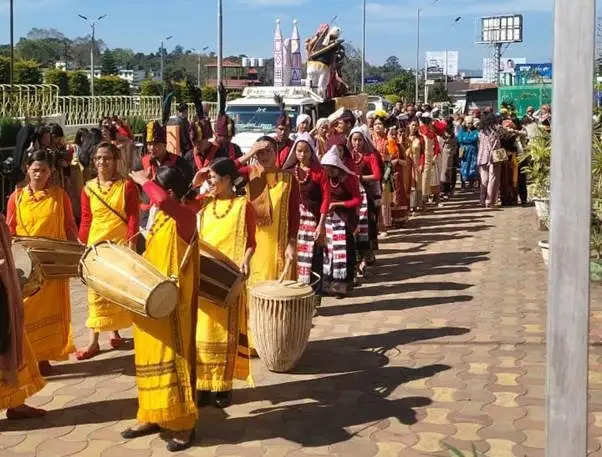 देश के जनजातीय आबादी वाले क्षेत्रों से रवाना हुई विकसित भारत संकल्प यात्रा