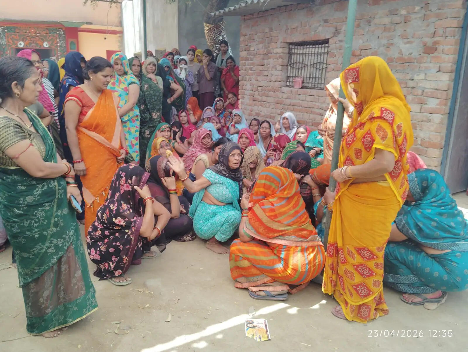 ड्रमंडगंज घाटी हादसे में&nbsp;11 की मौत, एक परिवार के छह शव घर पहुंचते ही मचा कोहराम