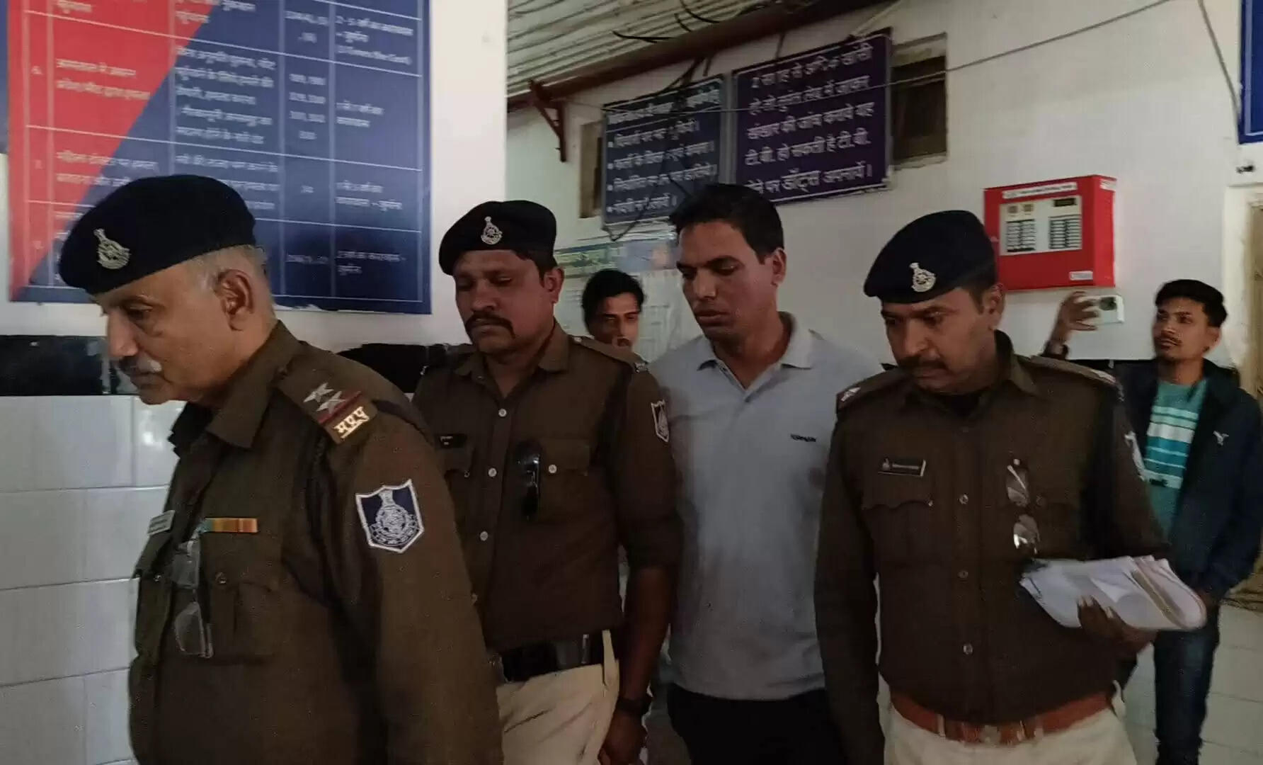 झाबुआ में आठ वर्षीय नाबालिग से अश्लील हरकत, पुलिस आरक्षक जेल भेजा गया
