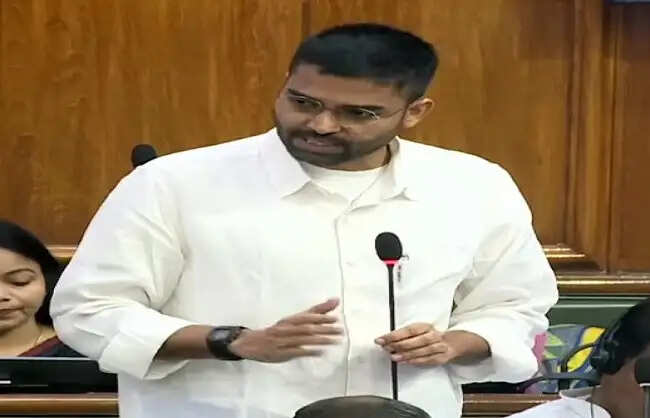 ग्रामीण क्षेत्रों में खराब पड़ी सोलर लाइट के मुद्दे पर सत्ता पक्ष के विधायकों ने ही मंत्री को घेरा
