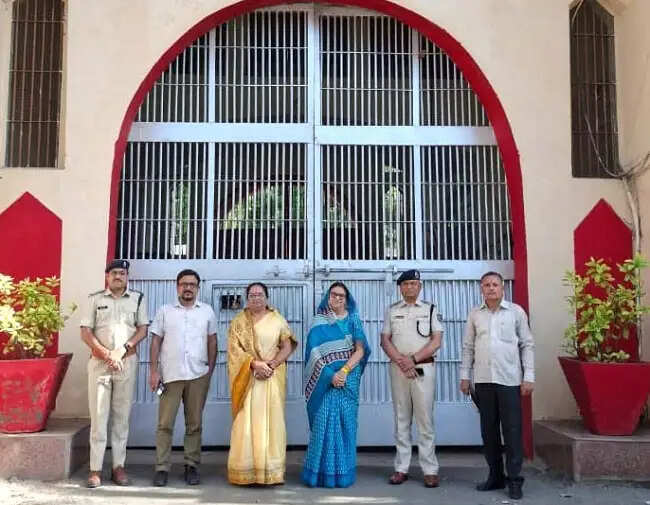 मप्रः राज्य महिला आयोग की टीम ने किया भोपाल सेन्ट्रल जेल का निरीक्षण, ट्विशा की सास से भी की मुलाकात