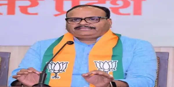 सर्पदंश में घबराएं नहीं, अस्पताल पहुंचेंः ब्रजेश पाठक