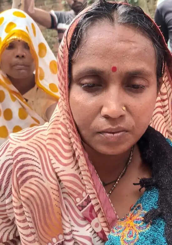 शास्त्री पुल से गंगा में कूदी महिला 12 घंटे बाद चुनार में सकुशल मिली