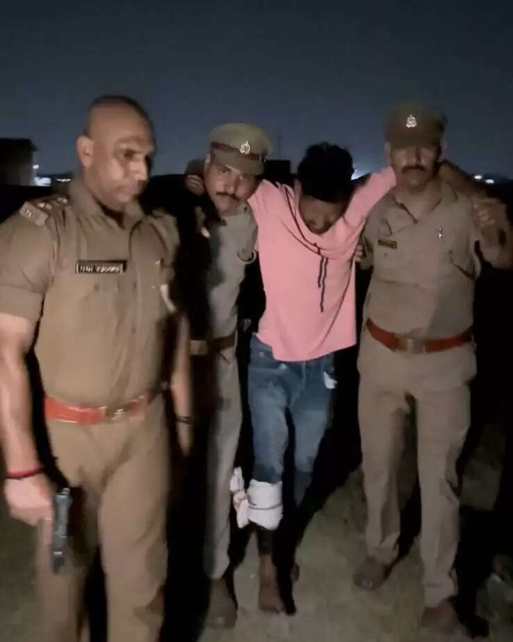 मंड़ुवाडीह पुलिस ने मुठभेड़ में 25 हजार के इनामी बदमाश को दबोचा,पैर में लगी गोली