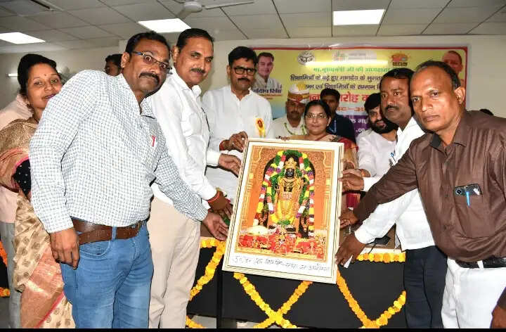 मानदेय में 80 प्रतिशत वृद्धि पर शिक्षामित्रों में खुशी, मुख्यमंत्री का जताया आभार