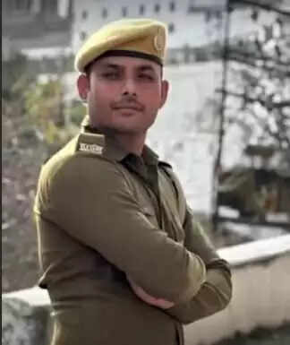तेज रफ्तार कार ने पुलिस&nbsp;कांस्टेबल को कुचला