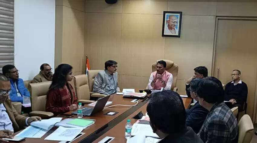 निर्माणाधीन सिंचाई परियोजनाओं का कार्य समय-सीमा में करें पूर्ण : मंत्री सिलावट