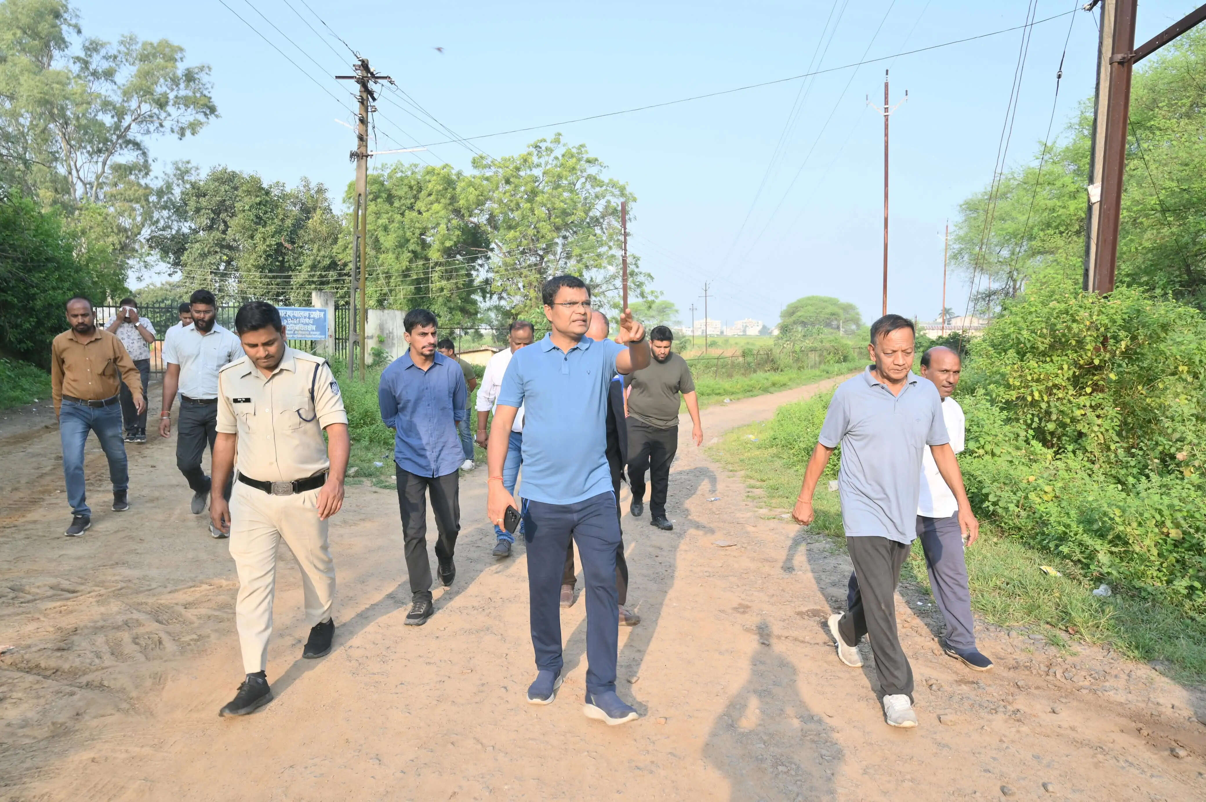 जबलपुर : निगमायुक्त ने अधारताल तालाब का निरीक्षण कर विकास कार्यों की प्रगति का लिया जायजा