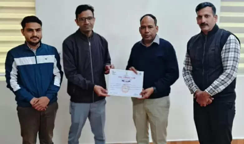 लालगढ़ कारखाना&nbsp;पर राजेश कुमार को मैन ऑफ द मंथ पुरस्कार