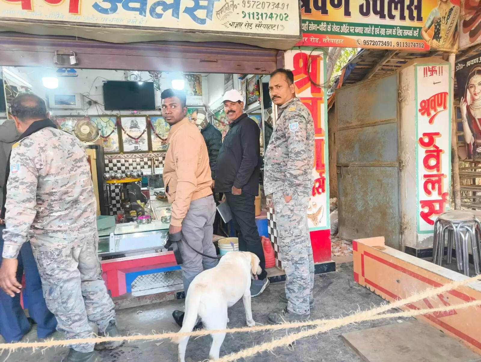 ज्वेलरी दुकान में चोरी, जांच में जुटी पुलिस