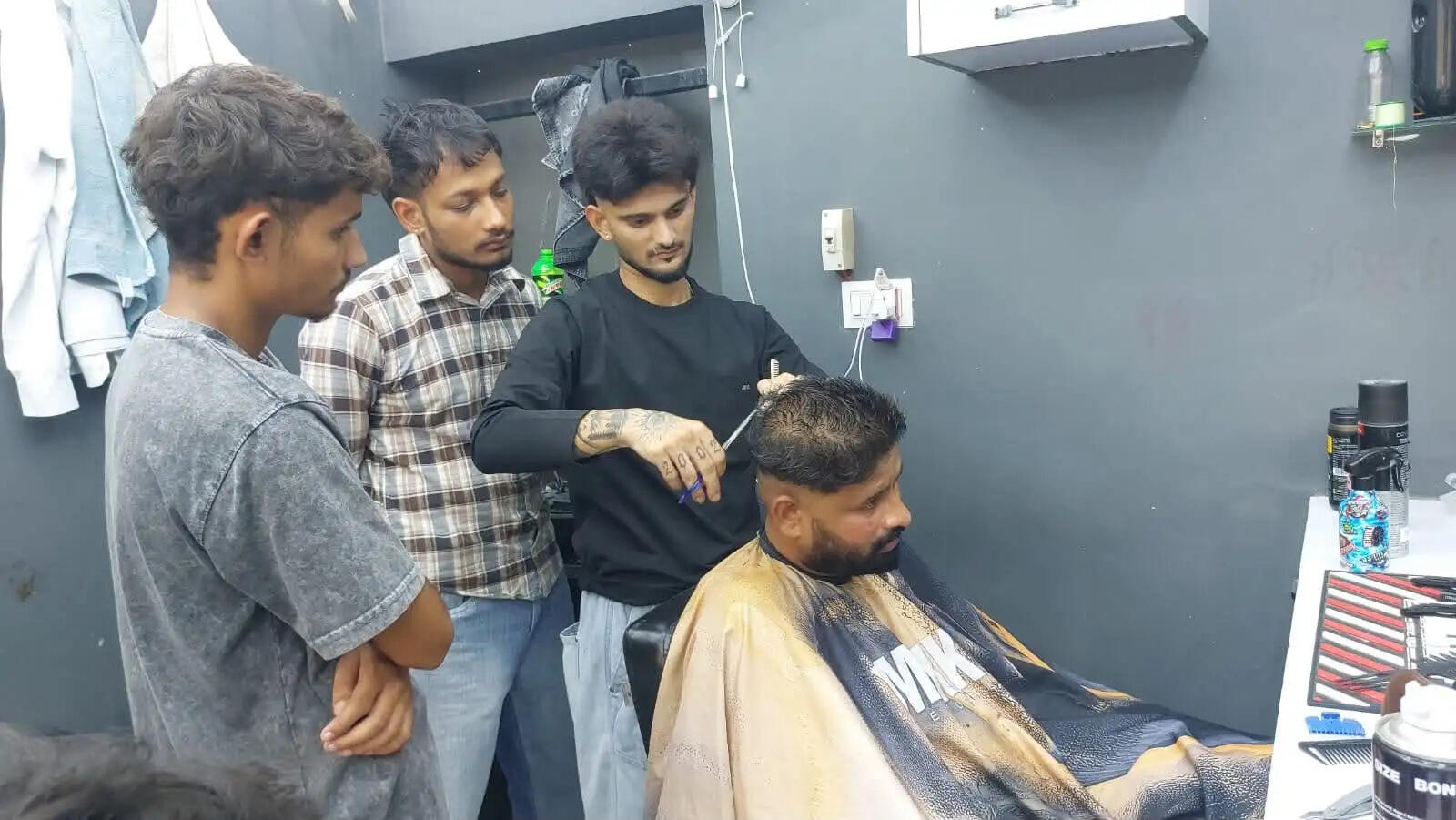 ऊना के रॉयल लुक सैलून की कहानी, सुख आश्रय योजना बनी वरदान