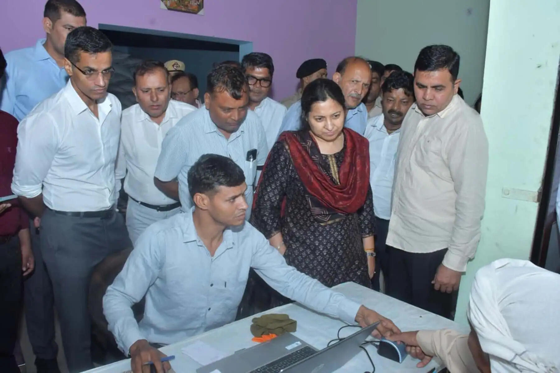 गुरुग्राम जिला की प्रशासकीय सचिव ने जाटौली अनाज मंडी का किया दौरा