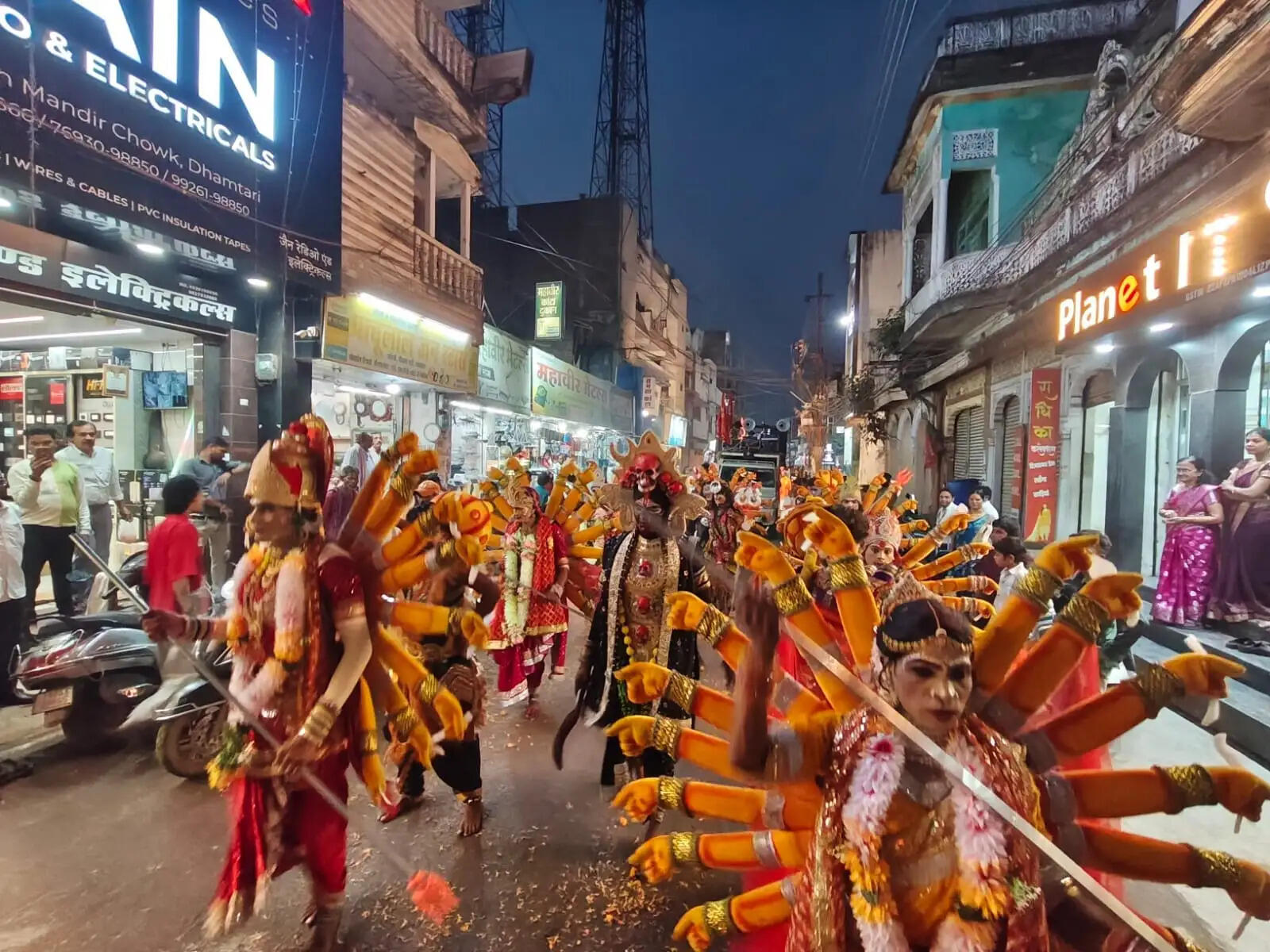 सामाजिक एकता का संदेश देने निकाली चुनरी यात्रा