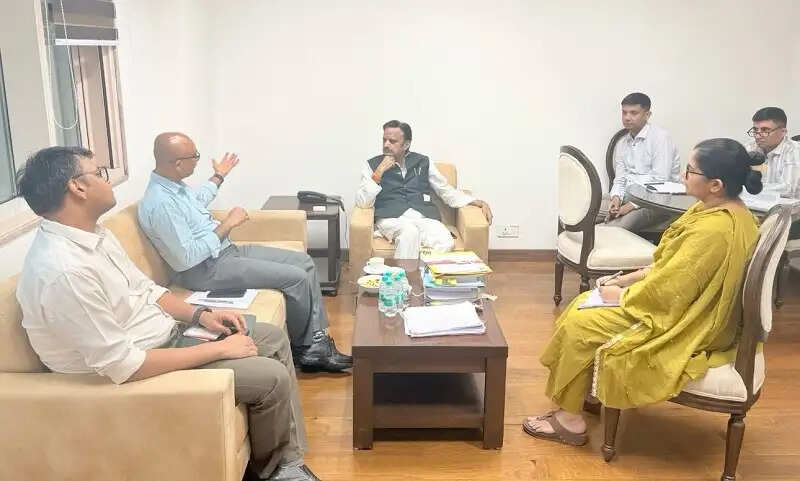 मप्रः उप मुख्यमंत्री शुक्ल ने स्वास्थ्य विभाग की महत्वपूर्ण योजनाओं एवं प्रशासनिक विषयों की समीक्षा की