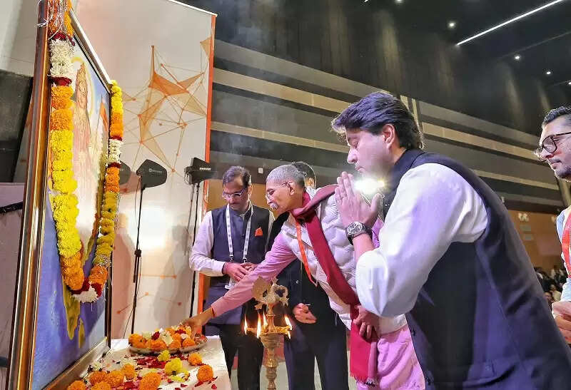 आज का युवा भारत नई सोच, साहस और जोखिम लेने की क्षमता से लैस : ज्योतिरादित्य सिंधिया