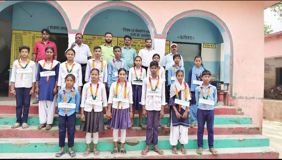 लोकतांत्रिक प्रक्रिया से हुआ बाल संसद और मीना मंच का गठन