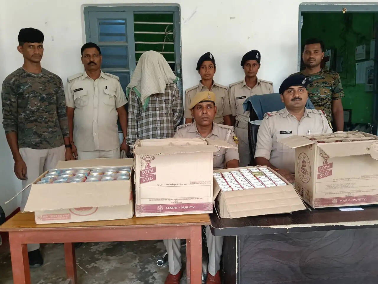 लगातार चौथे दिन राघोपुर पुलिस की बड़ी कार्रवाई, 360 लीटर से अधिक शराब बरामद एक तस्कर गिरफ्तार